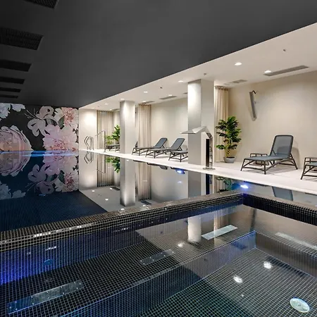 Отель Grano Old Town 4*