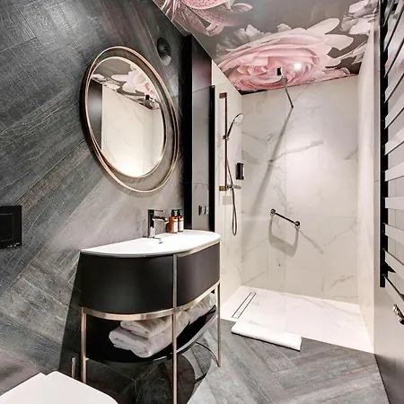 Hotel Grano Old Town 4*
