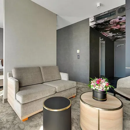 Grano Old Town Отель