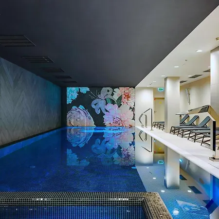 Grano Old Town Отель