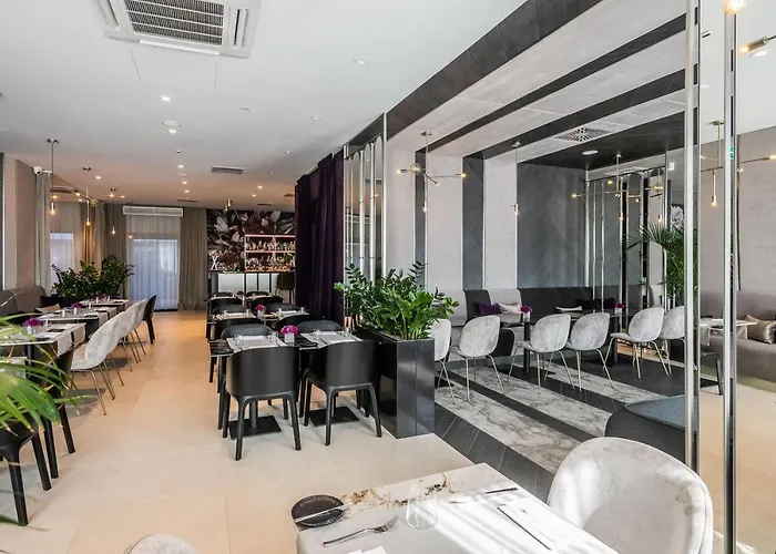 Grano Old Town فندق